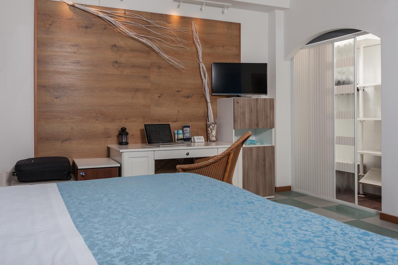 Hotel Resort Marinella Gabicce Mare Exterior photo