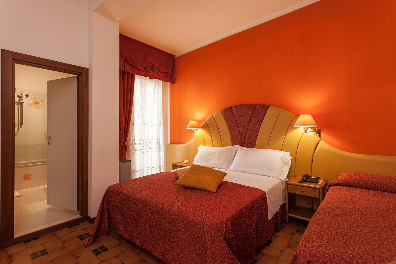 Hotel Resort Marinella Gabicce Mare Exterior photo