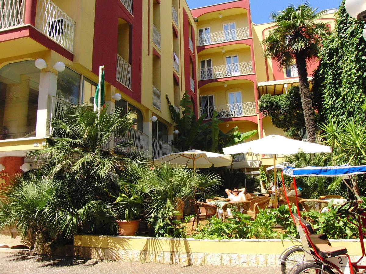 Hotel Resort Marinella Gabicce Mare Exterior photo